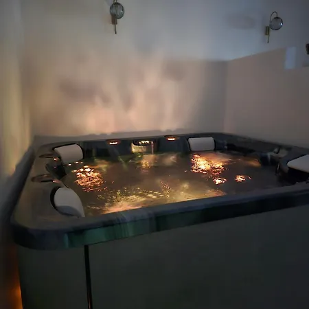 Longere Avec Jacuzzi Interieur Couesmes-vauce