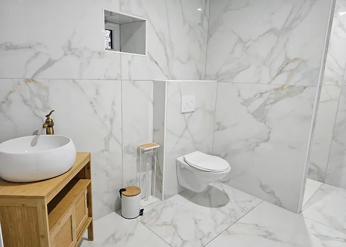 בית נופש Longere Avec Jacuzzi Interieur *