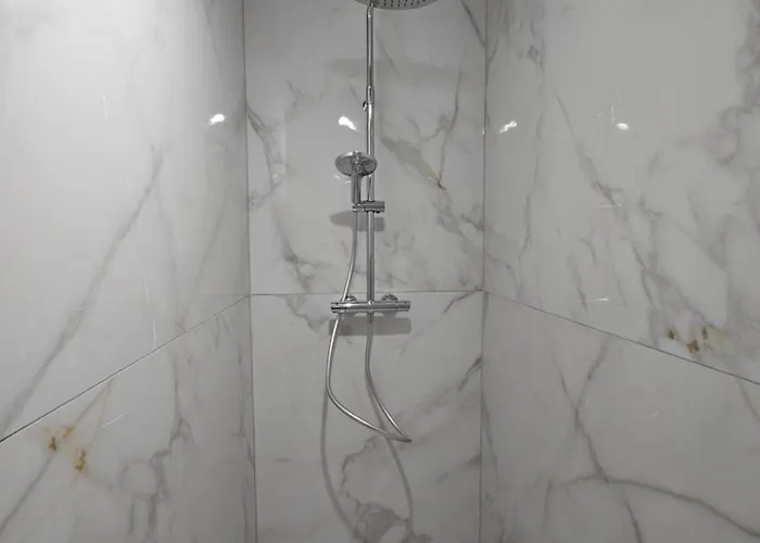 Longere Avec Jacuzzi Interieur