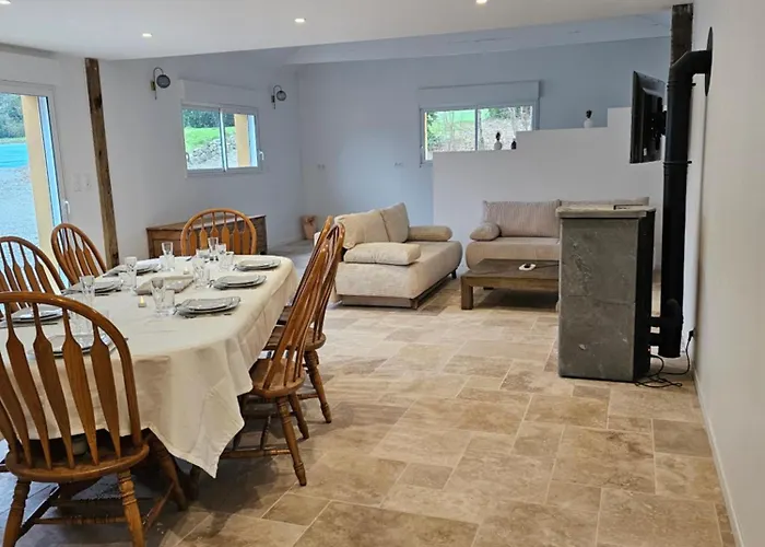 Longere Avec Jacuzzi Interieur בית נופש